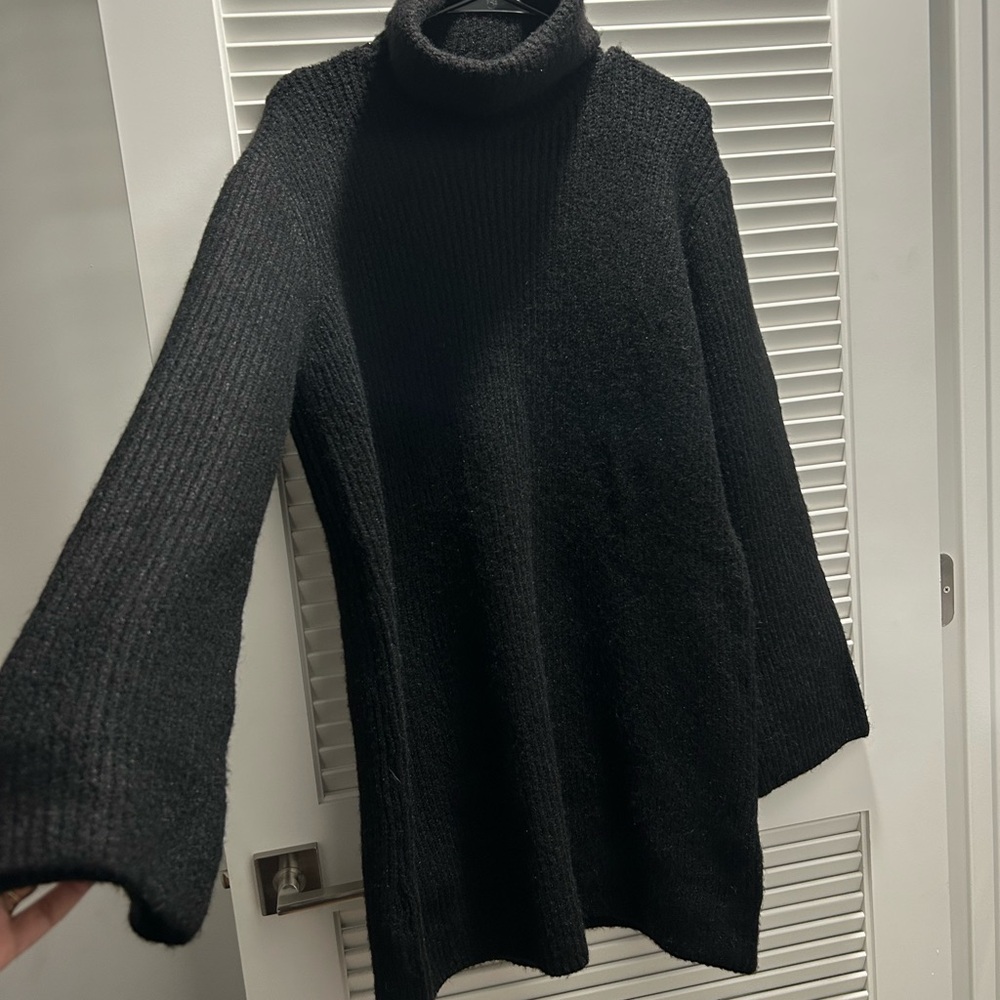 Steve Madden Elegant Black Turtleneck Sweater